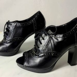 Fiona Size 51/2 Black Lace Up High Heels